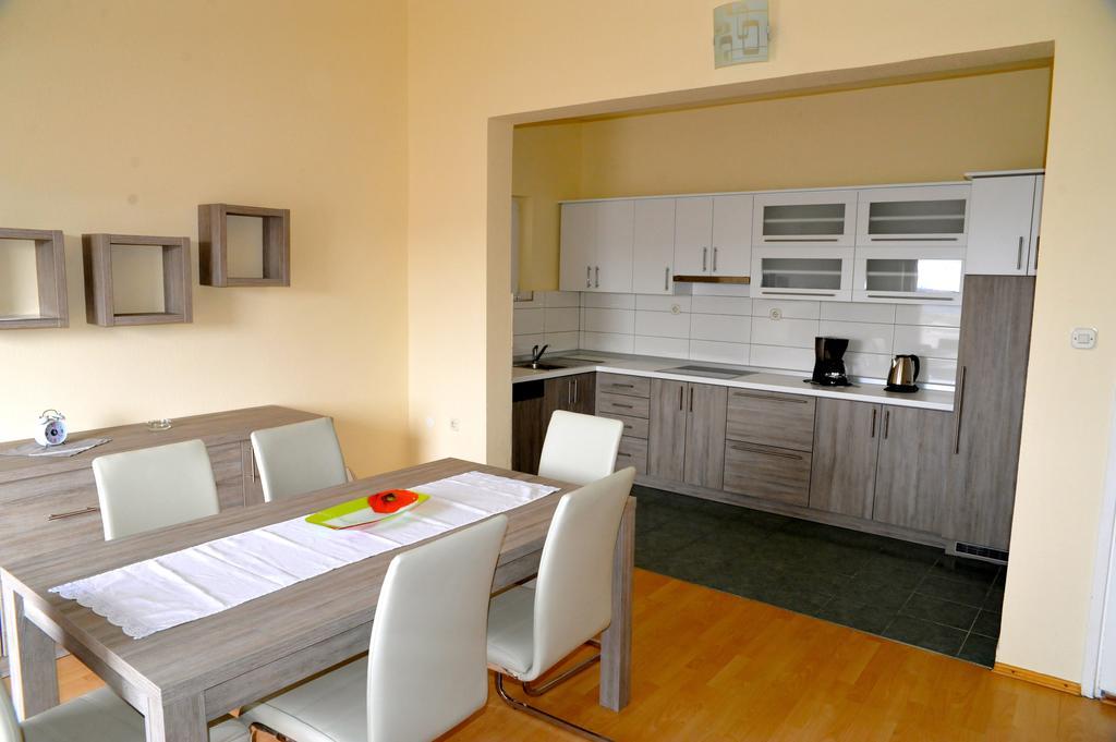 Apartments Stare Brajde Lopar Quarto foto